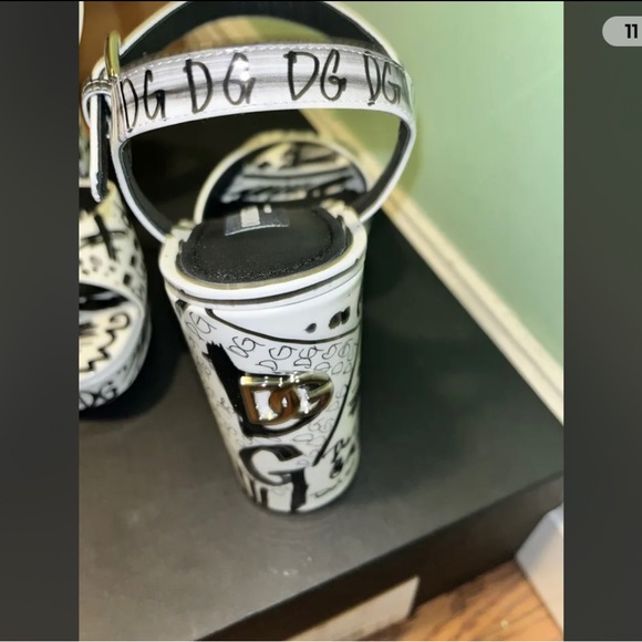 SOLD!!! 1095 Dolce & Gabbana Keira Scribble Logo Platform Sandals - 10 B US - Picture 9 of 11